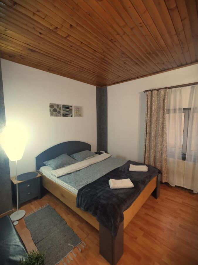 Fun House - Spacious Apartment Near Old Town Brašov Exteriér fotografie
